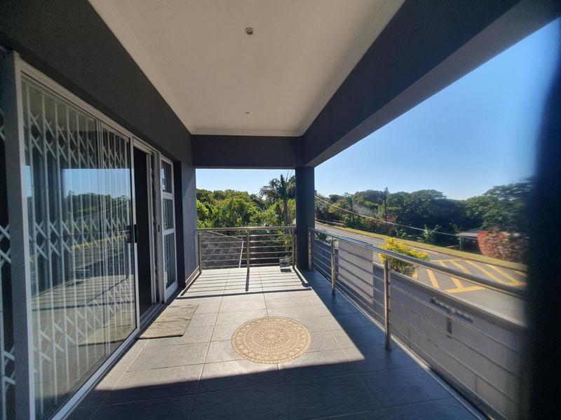 6 Bedroom Property for Sale in Umtentweni KwaZulu-Natal