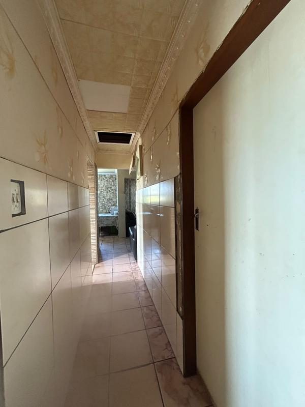 6 Bedroom Property for Sale in Margate KwaZulu-Natal