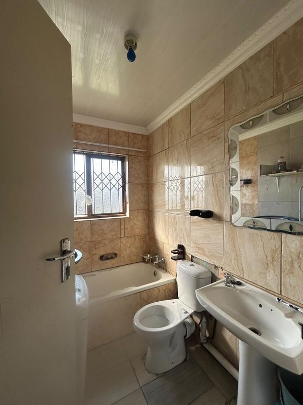 6 Bedroom Property for Sale in Margate KwaZulu-Natal