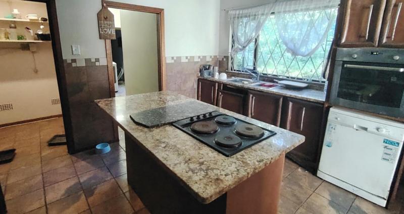 4 Bedroom Property for Sale in Glenmore Beach KwaZulu-Natal