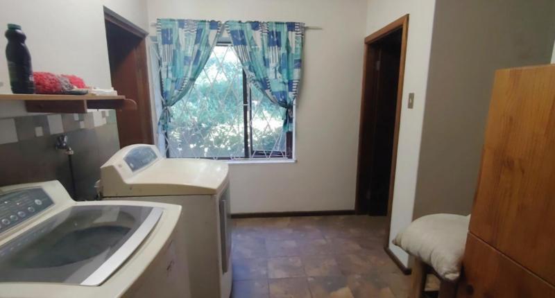 4 Bedroom Property for Sale in Glenmore Beach KwaZulu-Natal