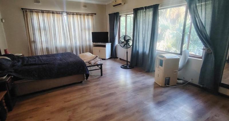 4 Bedroom Property for Sale in Glenmore Beach KwaZulu-Natal