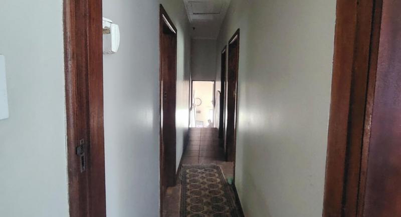 4 Bedroom Property for Sale in Glenmore Beach KwaZulu-Natal