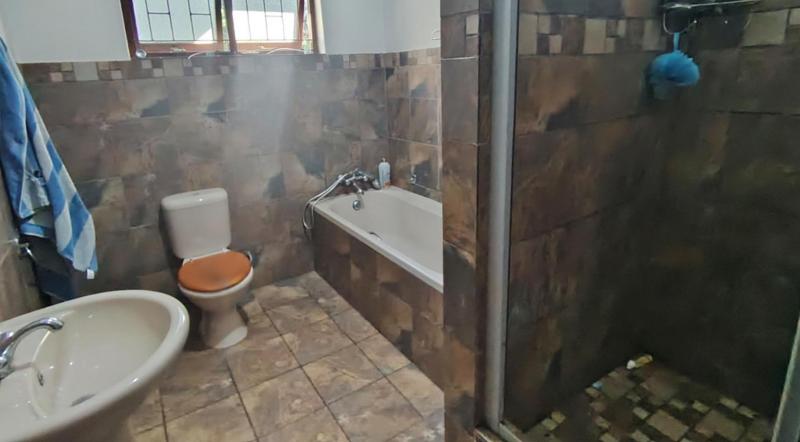 4 Bedroom Property for Sale in Glenmore Beach KwaZulu-Natal