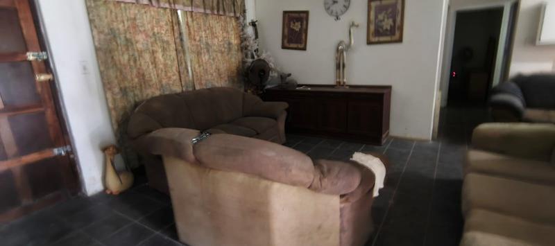 3 Bedroom Property for Sale in Glenmore Beach KwaZulu-Natal