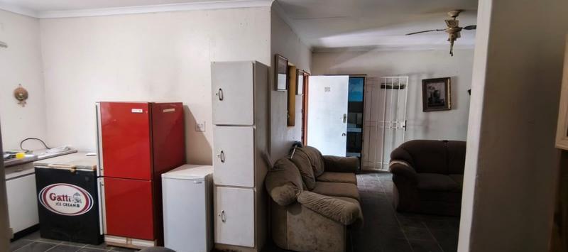 3 Bedroom Property for Sale in Glenmore Beach KwaZulu-Natal