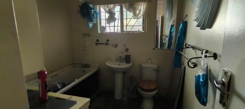 3 Bedroom Property for Sale in Glenmore Beach KwaZulu-Natal