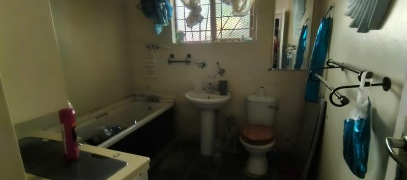 3 Bedroom Property for Sale in Glenmore Beach KwaZulu-Natal