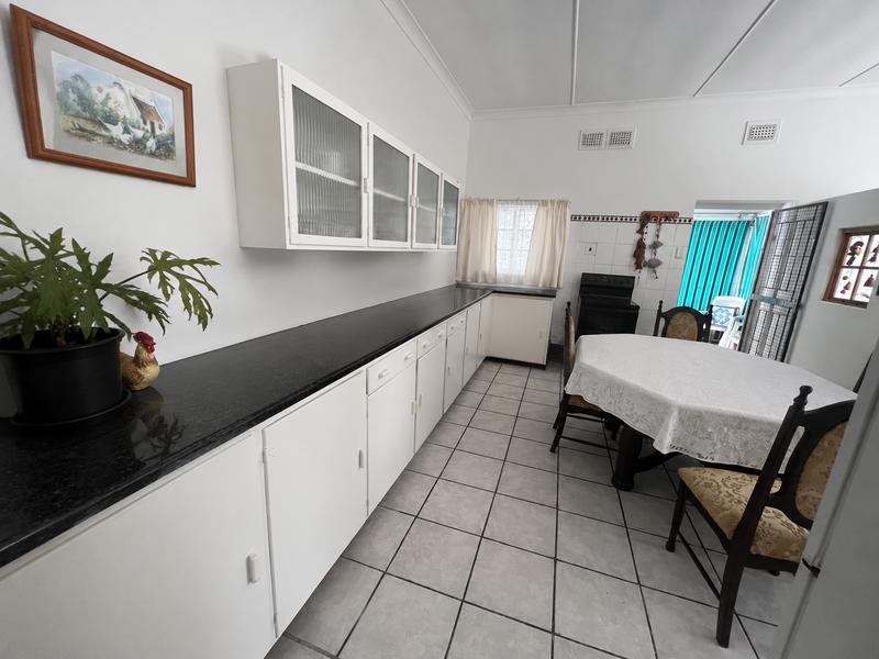 5 Bedroom Property for Sale in Marina Beach KwaZulu-Natal