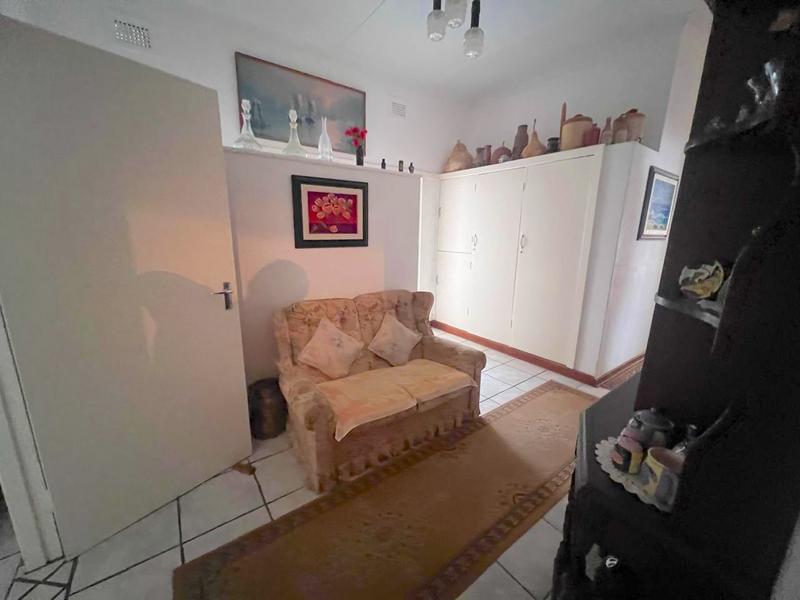 5 Bedroom Property for Sale in Marina Beach KwaZulu-Natal