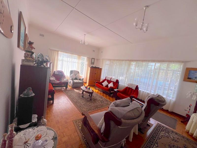 5 Bedroom Property for Sale in Marina Beach KwaZulu-Natal