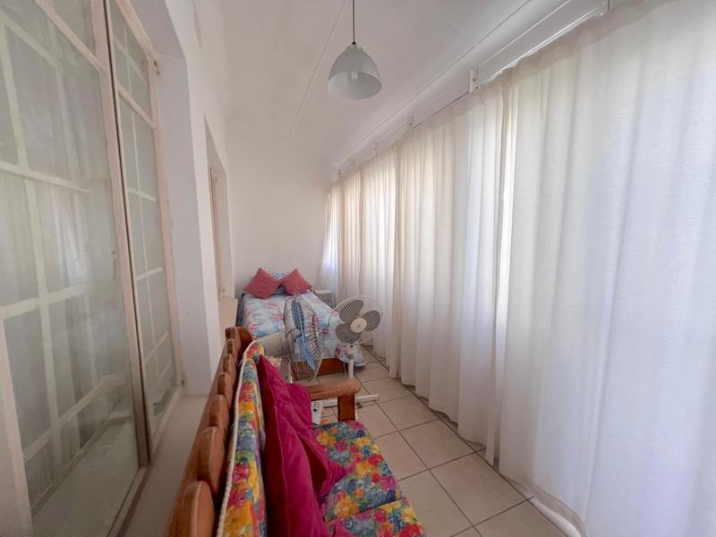 5 Bedroom Property for Sale in Marina Beach KwaZulu-Natal