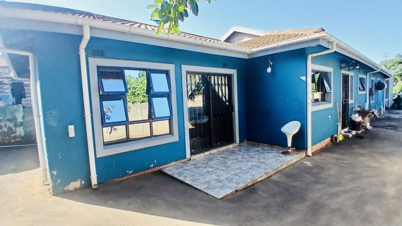 4 Bedroom Property for Sale in Montclair KwaZulu-Natal