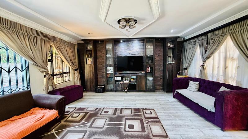 4 Bedroom Property for Sale in Montclair KwaZulu-Natal
