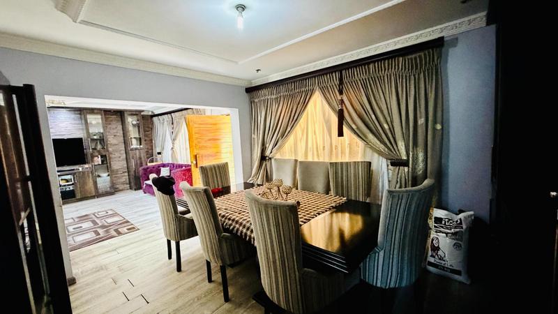 4 Bedroom Property for Sale in Montclair KwaZulu-Natal