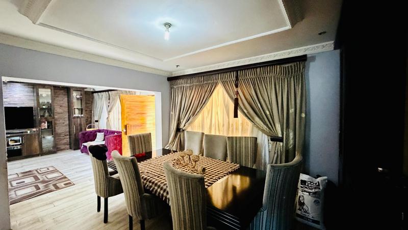 4 Bedroom Property for Sale in Montclair KwaZulu-Natal