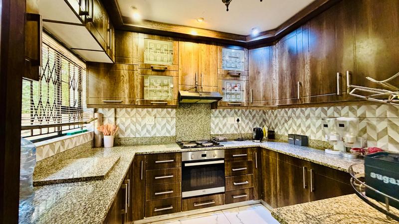 4 Bedroom Property for Sale in Montclair KwaZulu-Natal