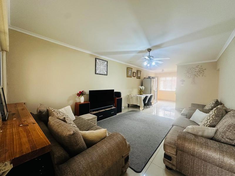 2 Bedroom Property for Sale in Montclair KwaZulu-Natal