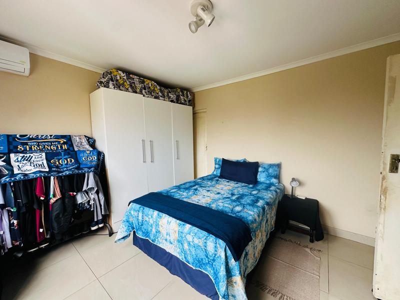 2 Bedroom Property for Sale in Montclair KwaZulu-Natal