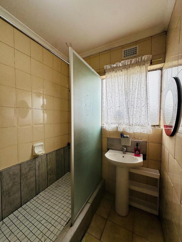 2 Bedroom Property for Sale in Montclair KwaZulu-Natal