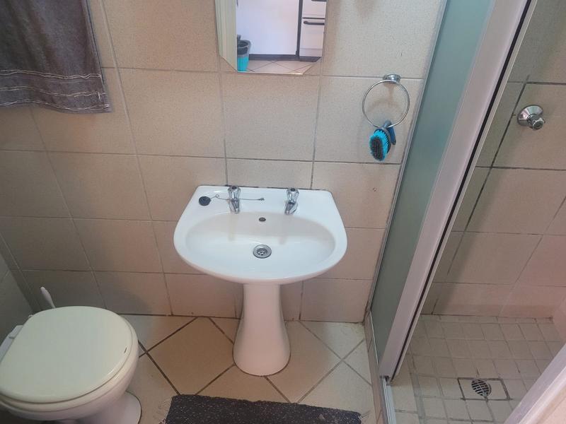 To Let 1 Bedroom Property for Rent in Uvongo Beach KwaZulu-Natal