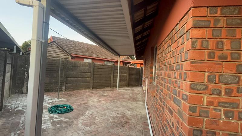 To Let 2 Bedroom Property for Rent in Birdswood KwaZulu-Natal