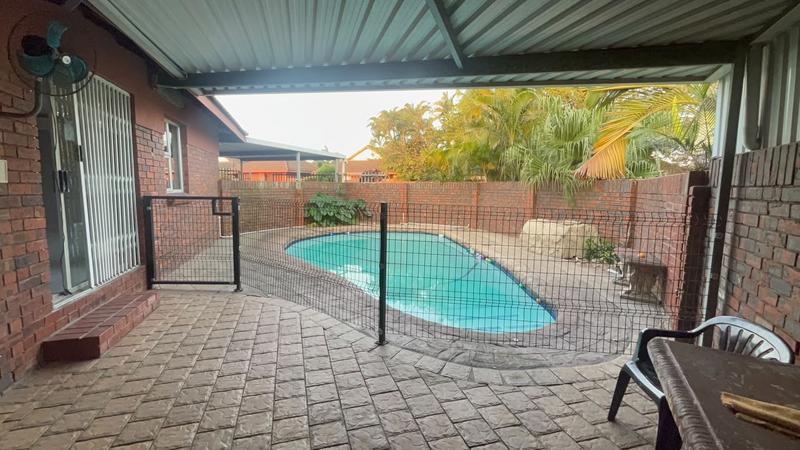 To Let 2 Bedroom Property for Rent in Birdswood KwaZulu-Natal
