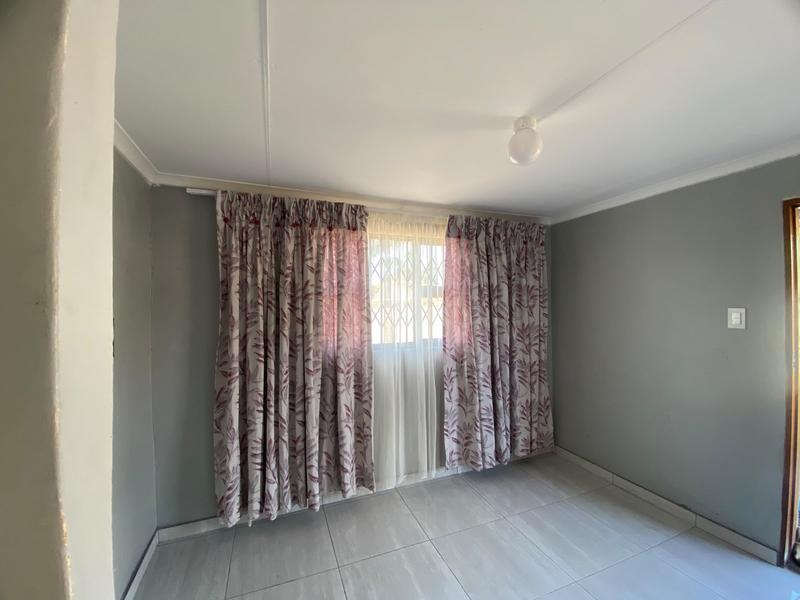 To Let 3 Bedroom Property for Rent in Esikhawini KwaZulu-Natal