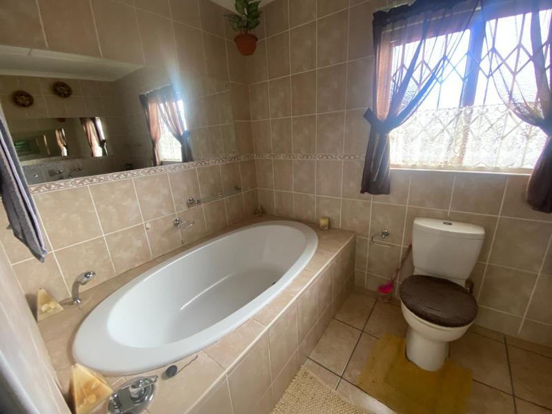 To Let 6 Bedroom Property for Rent in Veld En Vlei KwaZulu-Natal