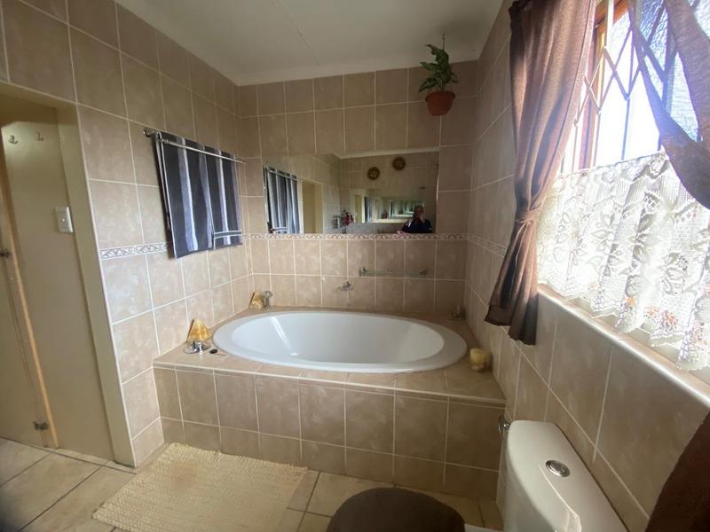 To Let 6 Bedroom Property for Rent in Veld En Vlei KwaZulu-Natal