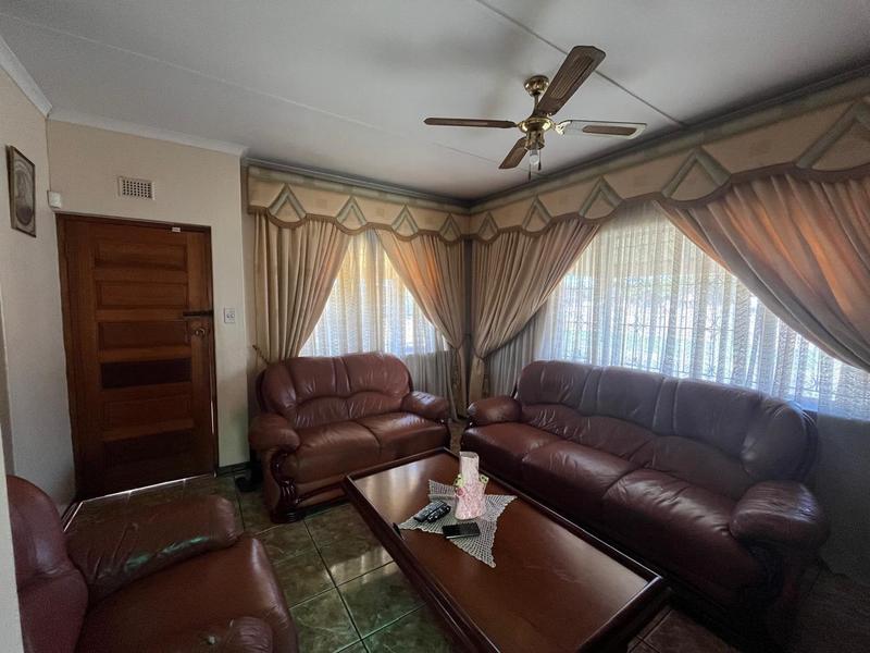 4 Bedroom Property for Sale in Esikhawini KwaZulu-Natal
