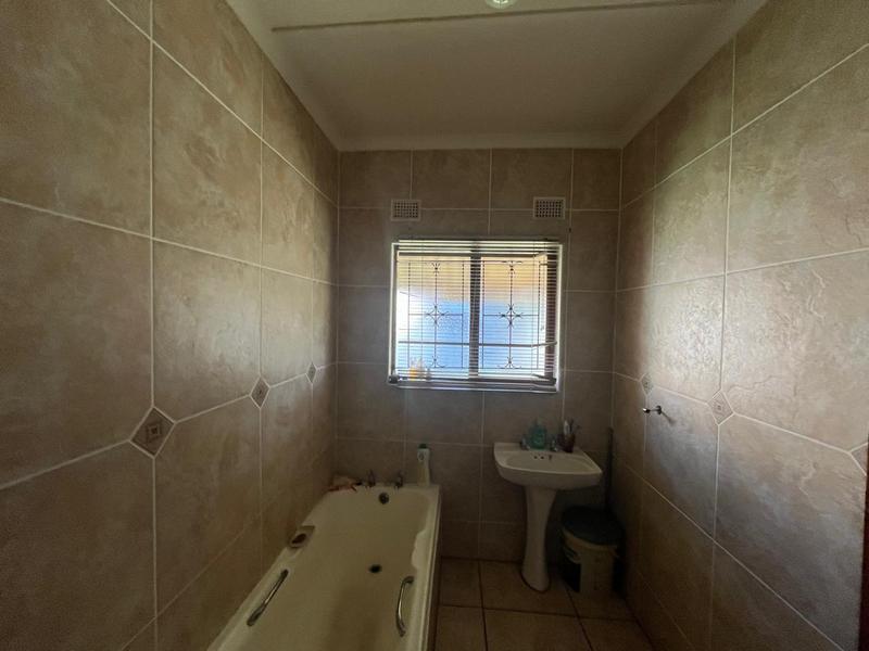 4 Bedroom Property for Sale in Esikhawini KwaZulu-Natal