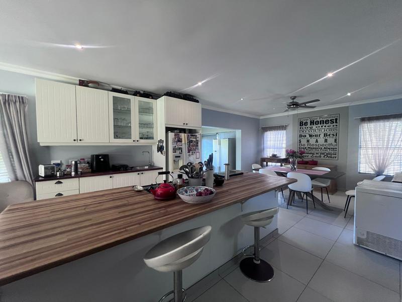 4 Bedroom Property for Sale in Meer En See KwaZulu-Natal