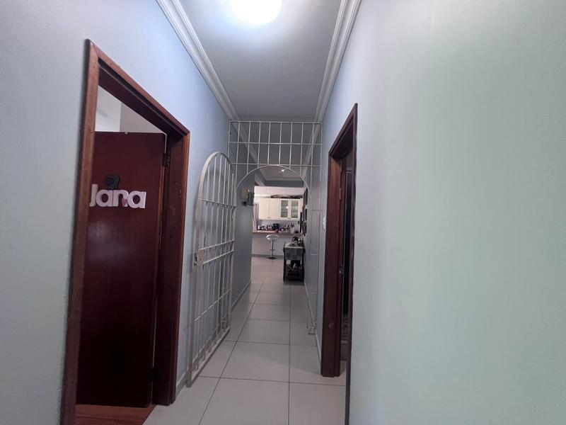 4 Bedroom Property for Sale in Meer En See KwaZulu-Natal
