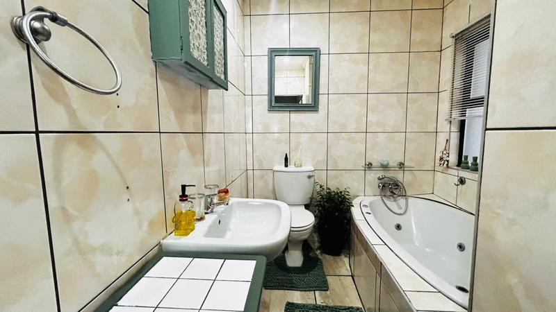 4 Bedroom Property for Sale in Veld En Vlei KwaZulu-Natal