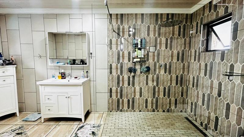 4 Bedroom Property for Sale in Veld En Vlei KwaZulu-Natal