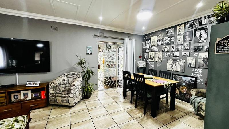 4 Bedroom Property for Sale in Veld En Vlei KwaZulu-Natal