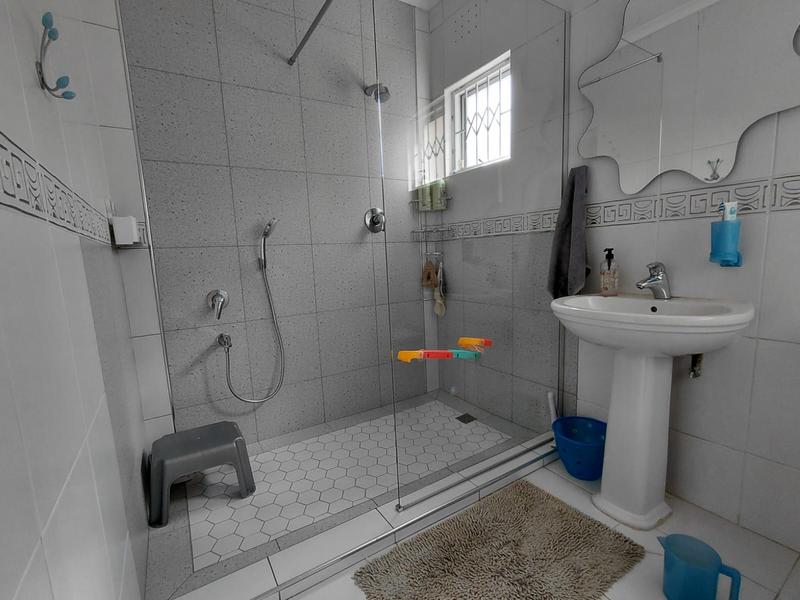 6 Bedroom Property for Sale in Sherwood KwaZulu-Natal