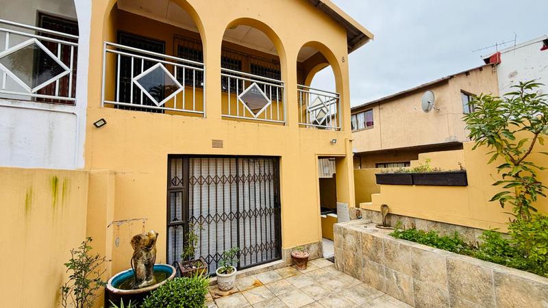 5 Bedroom Property for Sale in Chatsworth KwaZulu-Natal