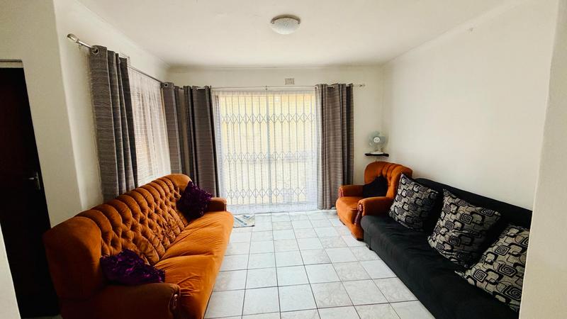 5 Bedroom Property for Sale in Chatsworth KwaZulu-Natal