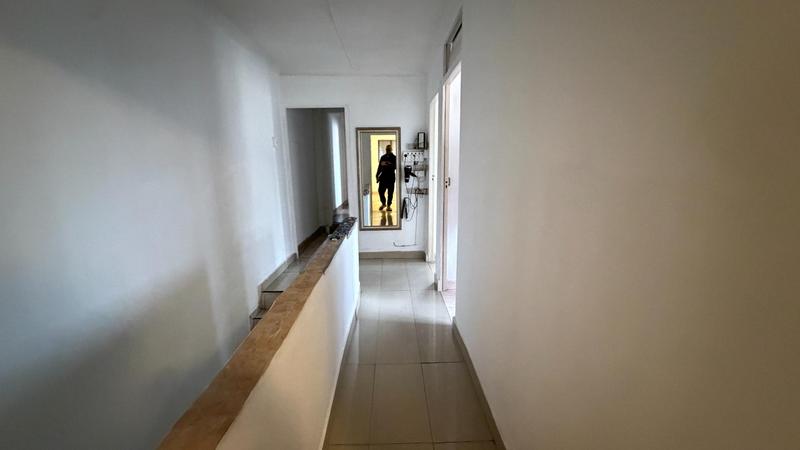 5 Bedroom Property for Sale in Chatsworth KwaZulu-Natal