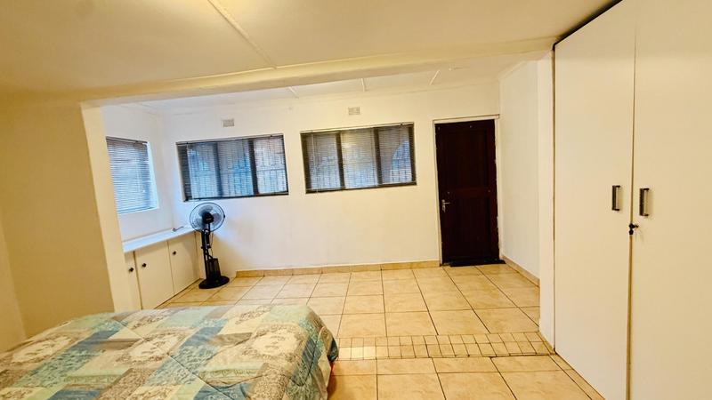 5 Bedroom Property for Sale in Chatsworth KwaZulu-Natal