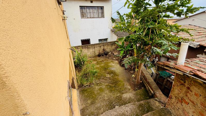 5 Bedroom Property for Sale in Chatsworth KwaZulu-Natal