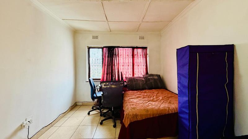 5 Bedroom Property for Sale in Chatsworth KwaZulu-Natal