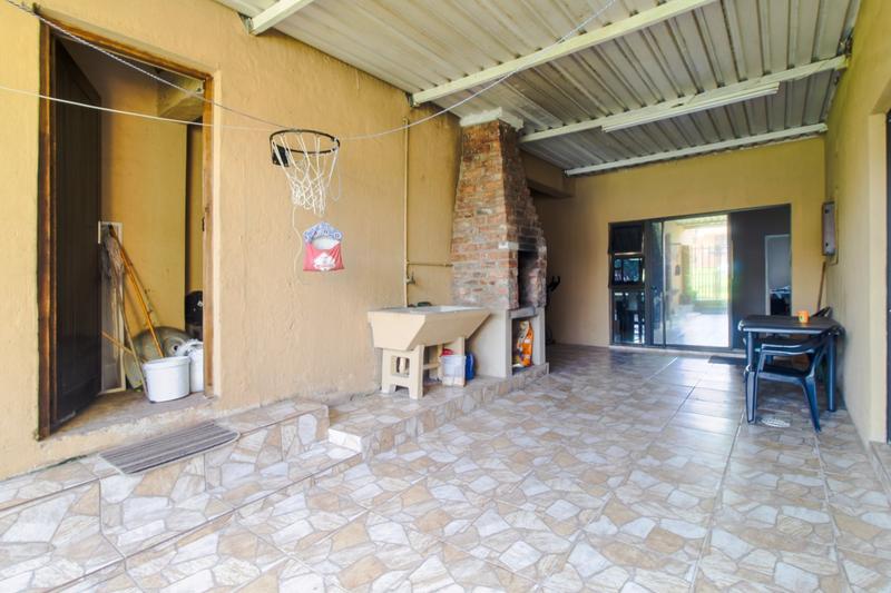 4 Bedroom Property for Sale in Salmon Bay KwaZulu-Natal