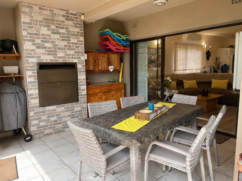 2 Bedroom Property for Sale in Manaba Beach KwaZulu-Natal