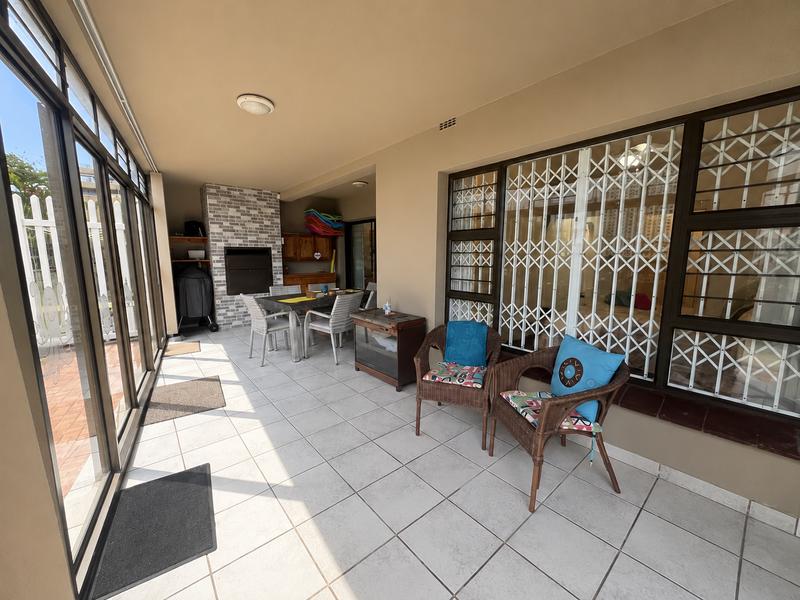 2 Bedroom Property for Sale in Manaba Beach KwaZulu-Natal
