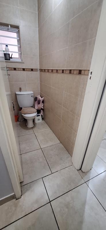 2 Bedroom Property for Sale in Essenwood KwaZulu-Natal