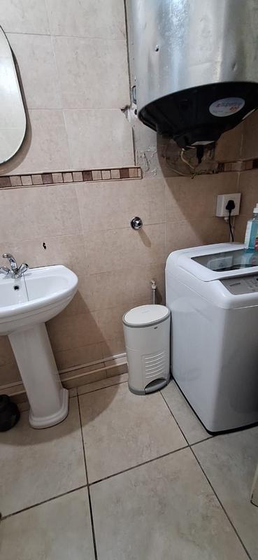 2 Bedroom Property for Sale in Essenwood KwaZulu-Natal