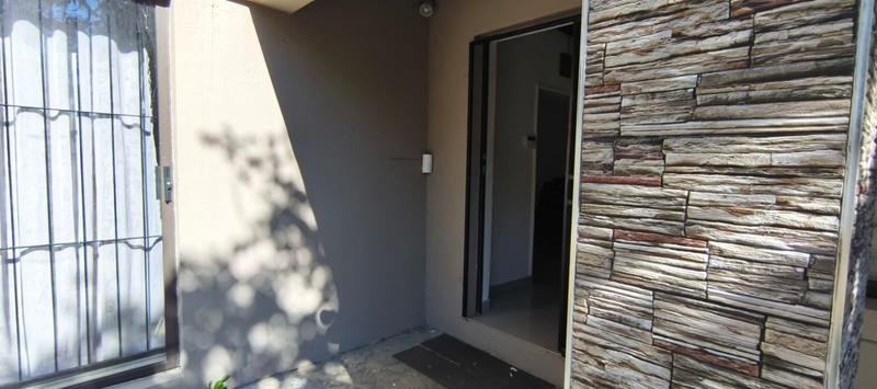 4 Bedroom Property for Sale in Glenmore Beach KwaZulu-Natal
